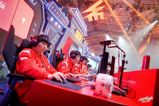 并在逆境中 并在逆境中